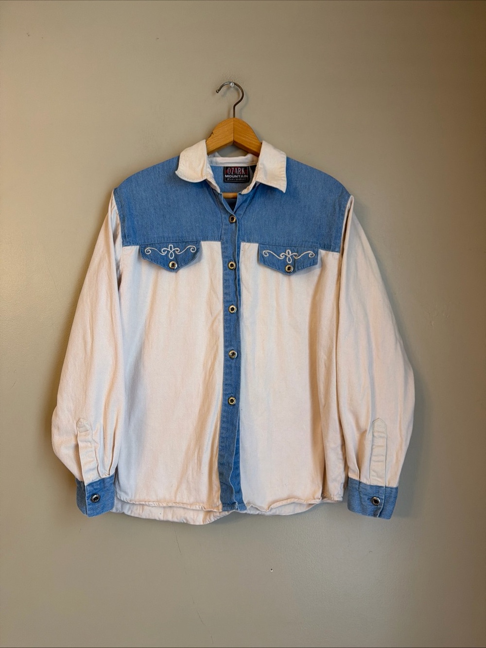 Ozark Mountain Western Denim Shirt Embroidered Pockets Women Med Rodeo Festival